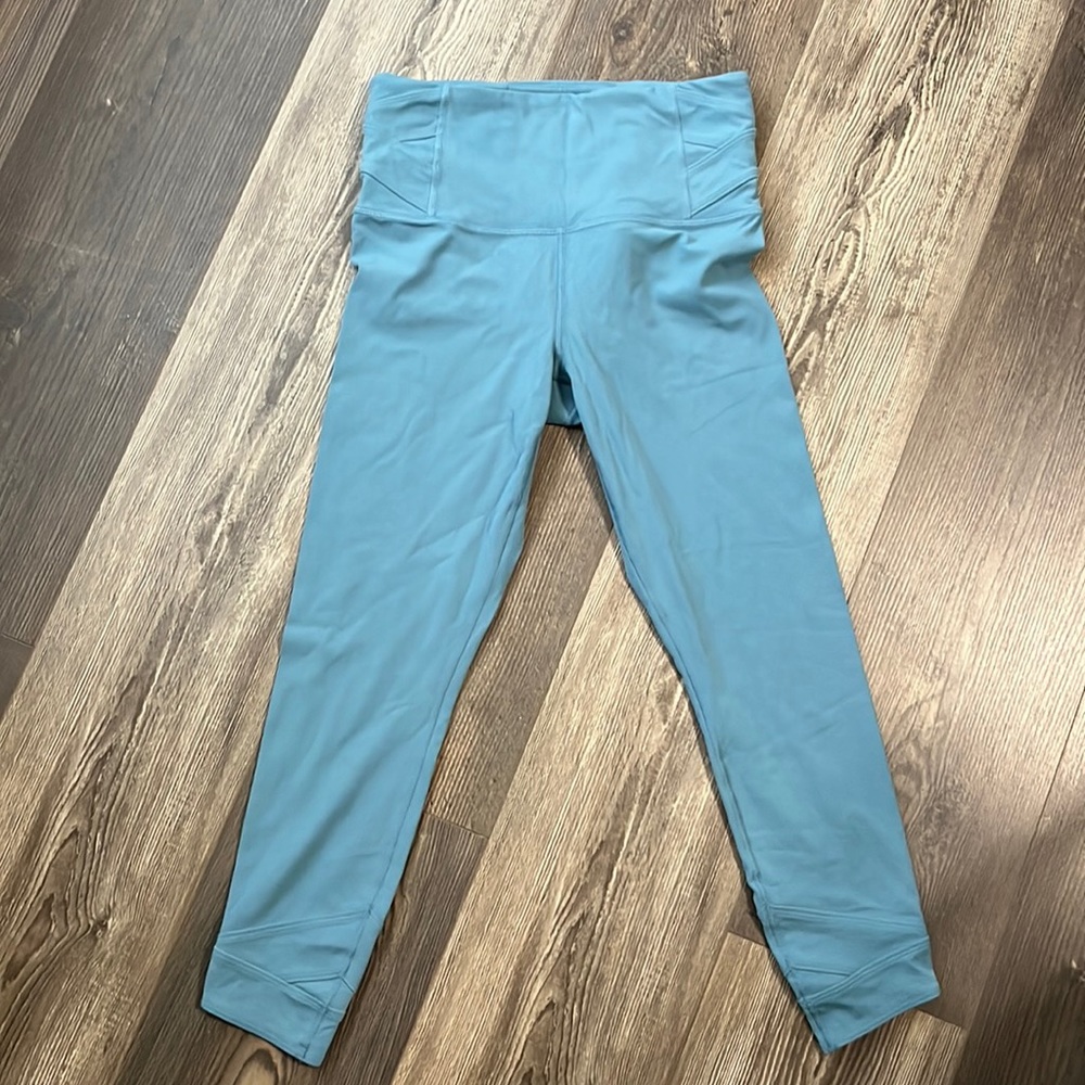 Athleta Elation Pirpuette 7/8 Tight